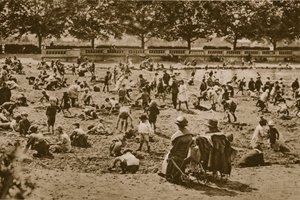 The beach without a sea: building sand-castles, Bishops Park by English Photographer